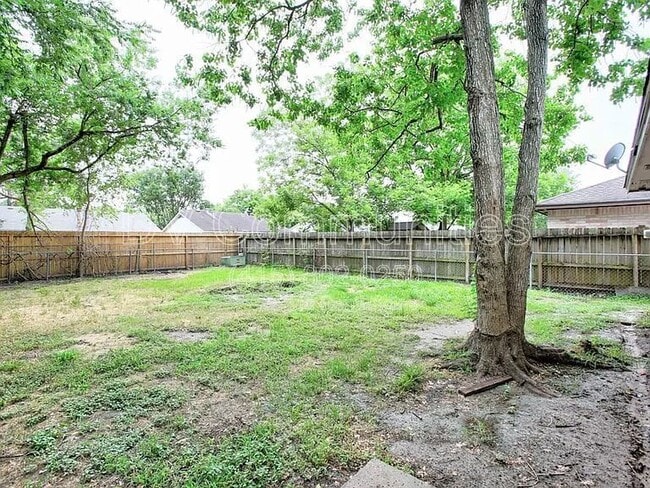 Primary Photo - 7911 Battleoak Dr