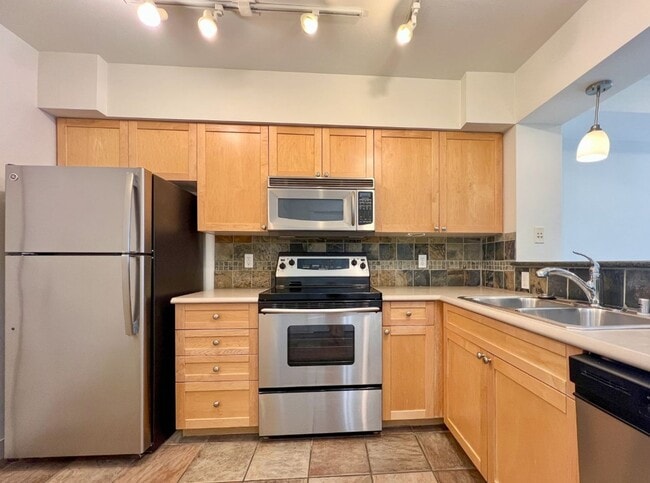 Building Photo - 1Bd/1Ba Seattle Condo