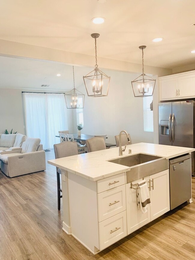 Building Photo - Gorgeous 4 Bedroom Home in West Murrieta