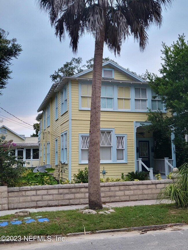 Primary Photo - 16 Rohde Ave