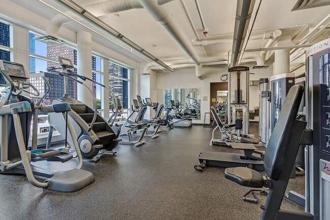 Building Photo - 445 E North Water St