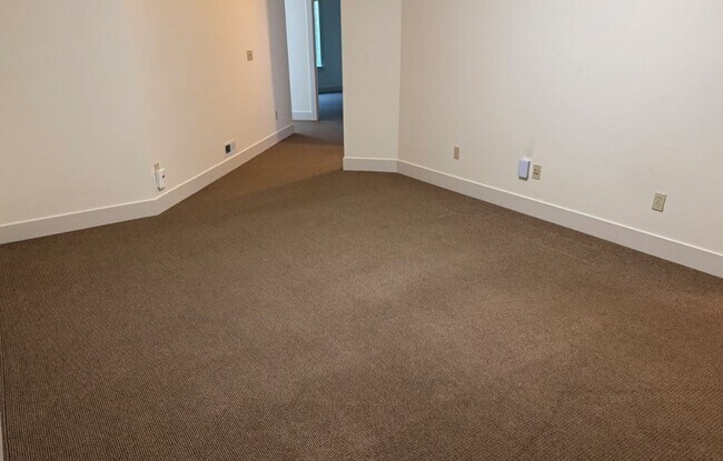 Building Photo - End Unit, 3 Bed, 2.5 Bath PLUS Bonus Room, Anacortes