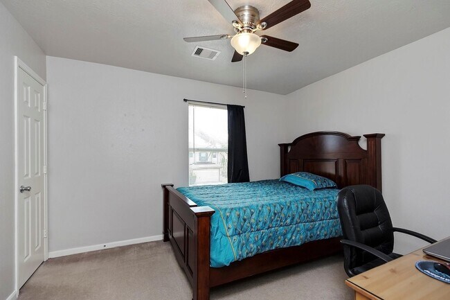 Building Photo - 20738 Fair Castle Dr