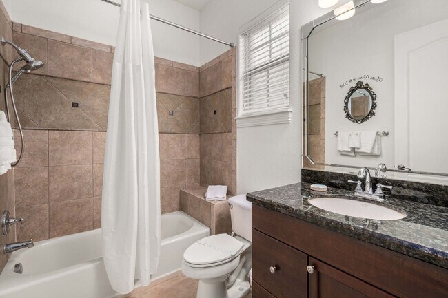 Building Photo - 1227 Radiant St