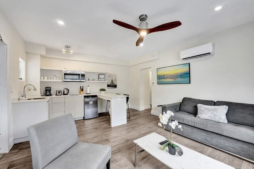 Building Photo - 3020 Seville St