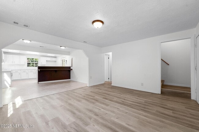 Building Photo - 2811 Myrtis Rd