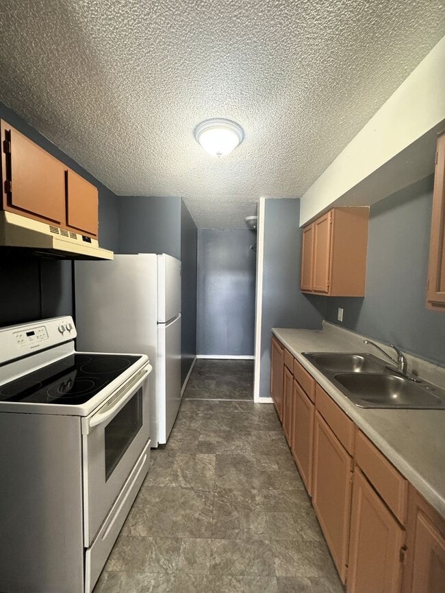 Building Photo - Available For Immediate Move-In!