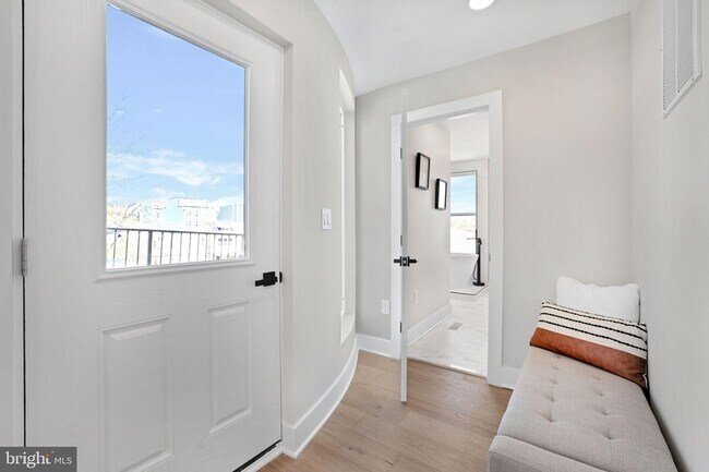 Building Photo - 5333 5th St NW