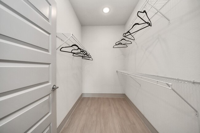 Building Photo - 4840 N Shepherd Dr