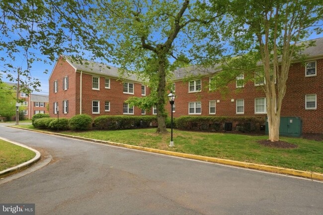 Building Photo - 6604 Potomac Ave