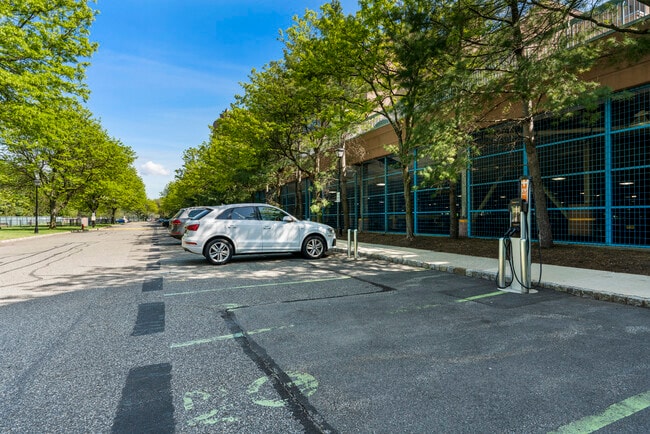 Building Photo - 417 Ellery Ct