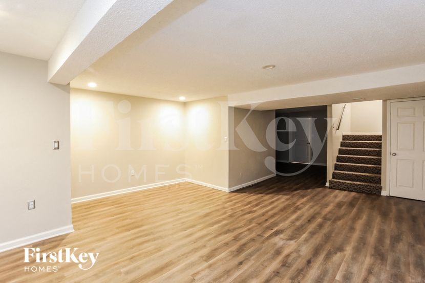 Building Photo - 506 Brookside Ave