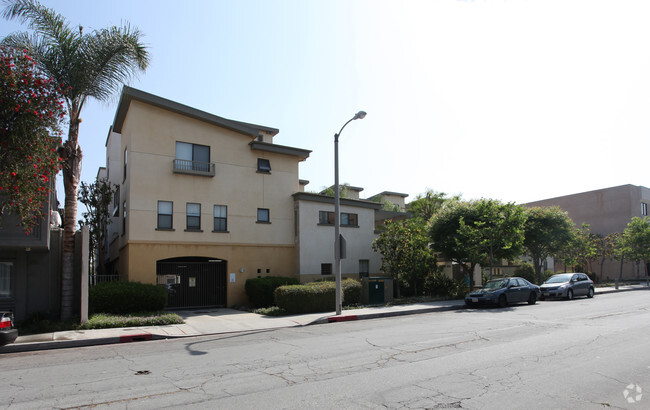 Building Photo - Heritage Court