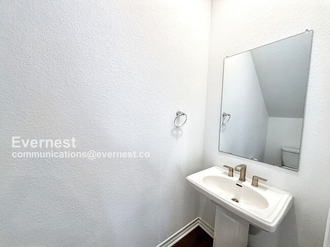 Building Photo - 2907 Bronx Dr