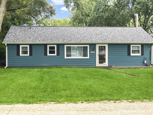 Primary Photo - 18200 W Lindenwood Dr