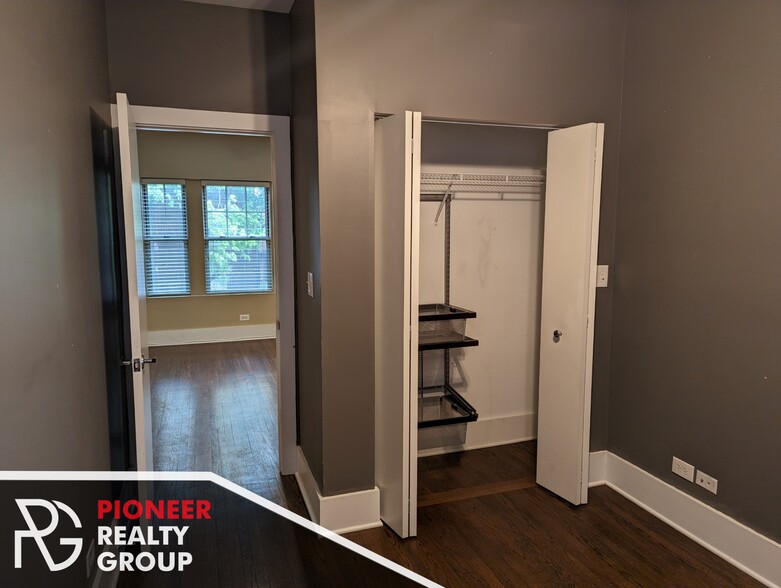 Building Photo - 3455 N Wolcott Ave