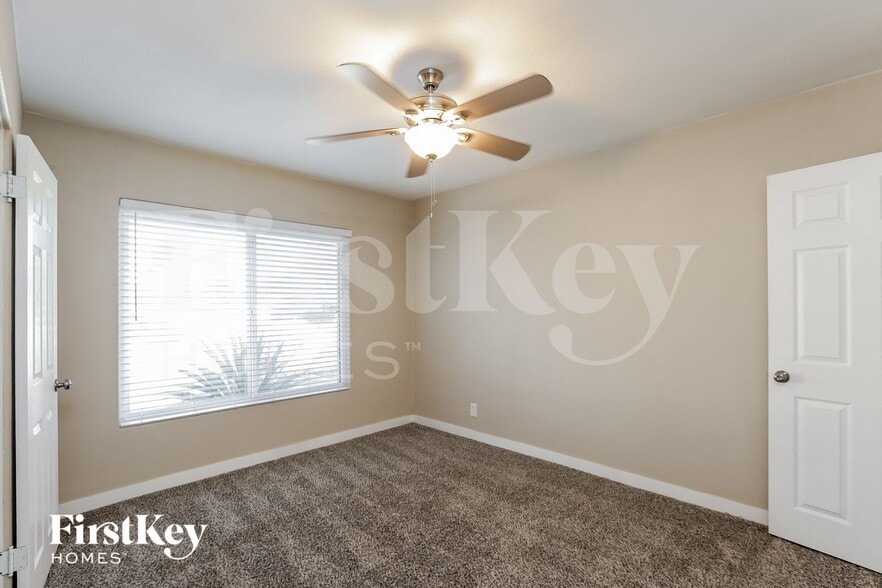 Building Photo - 5015 N 20th Ave