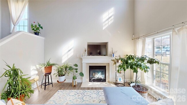 Building Photo - 447 Fawnbrook Ln