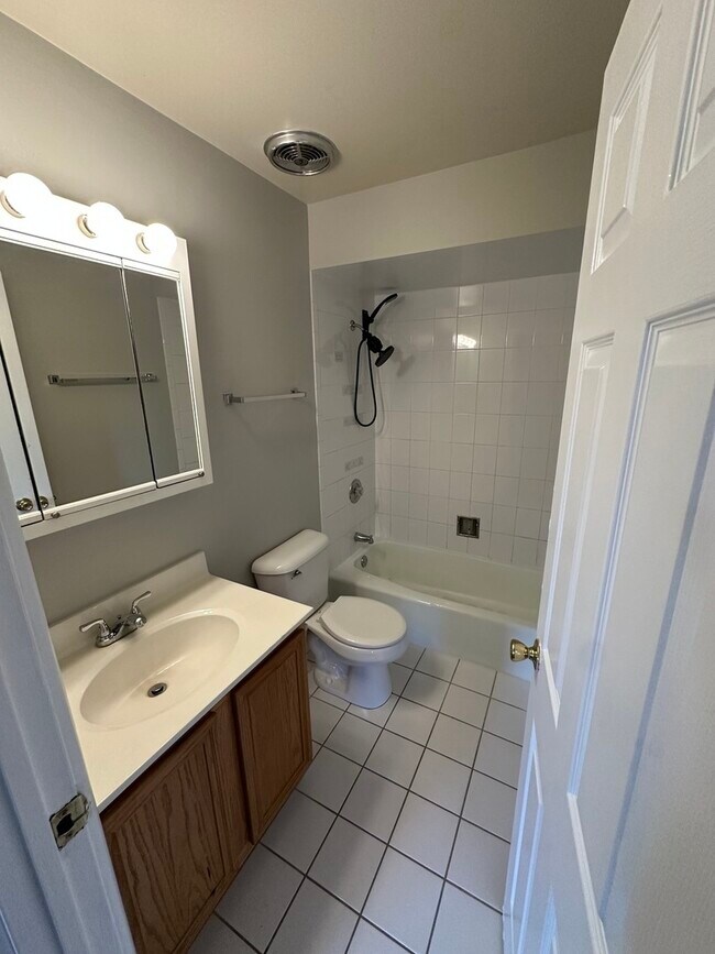 Building Photo - 5728 W 128th St