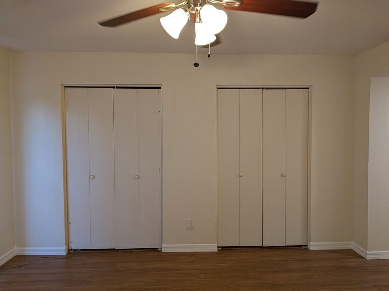 Building Photo - 122 S Hardy Dr