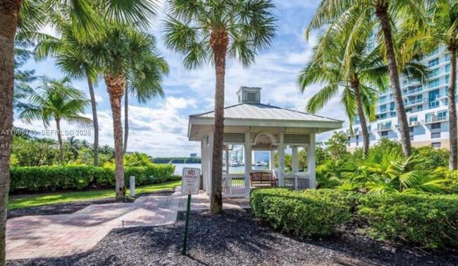 Building Photo - 16500 Collins Ave