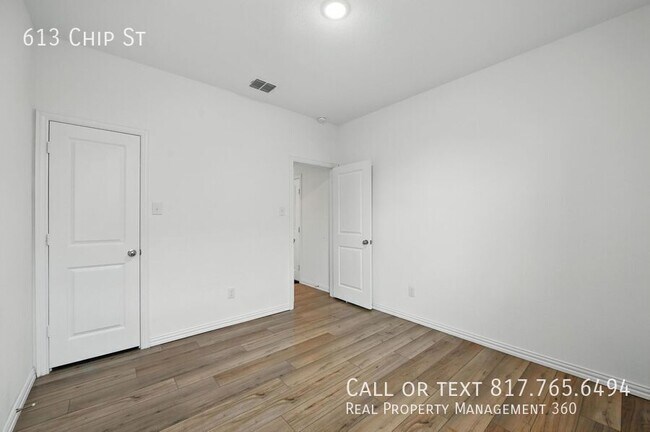 Building Photo - 613 Chip St