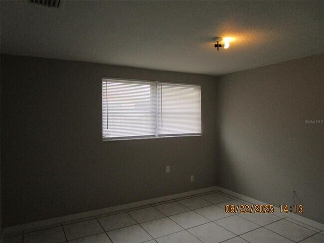Building Photo - 1155 Royalwood Dr