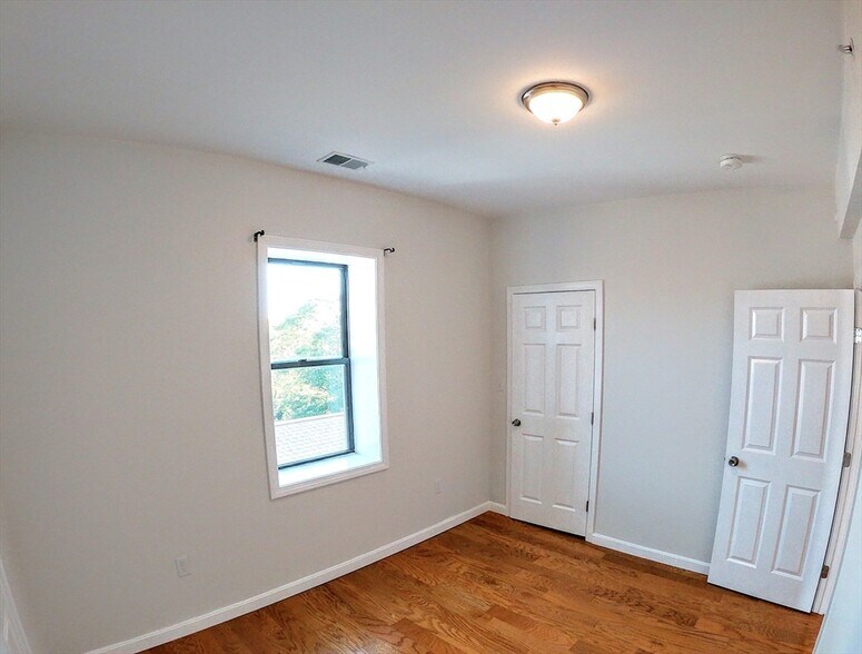 Building Photo - 610 Shawmut Ave