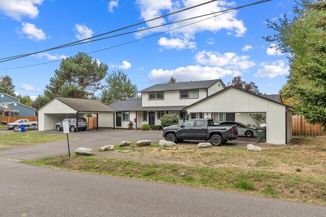 Building Photo - 325 N 29th Ave