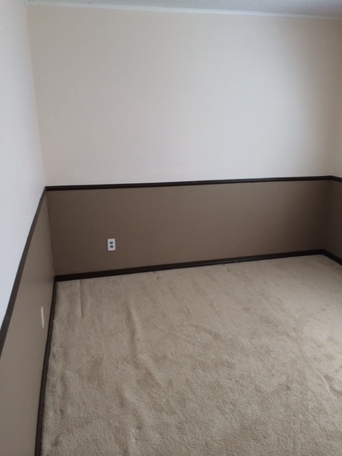 Building Photo - 3 Bedroom 2 Bathroom Home in Fantastic Location