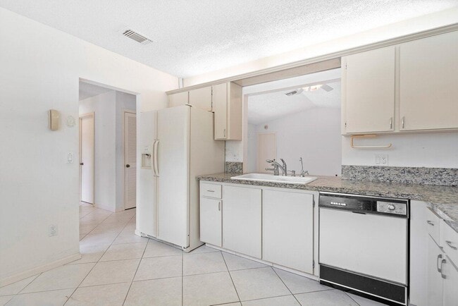 Building Photo - 23315 SW 54th Way