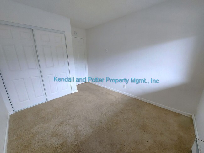 Building Photo - Large Updated 2 Bedroom Condo In Watsonville!