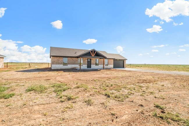 Building Photo - Country Living In Idalou ISD!