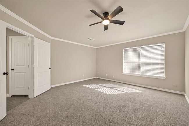 Building Photo - 1814 Eagle Point Rd