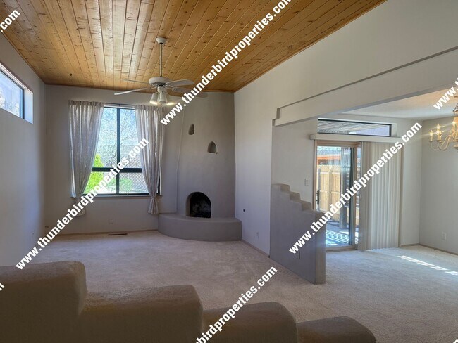 Building Photo - Sandia Heights - Off Tramway