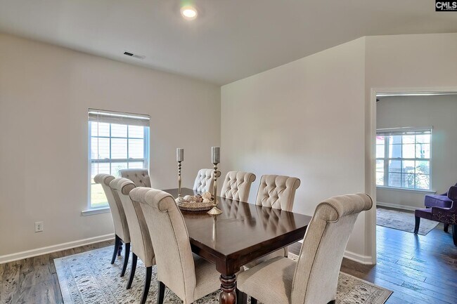 Building Photo - 660 Collett Dr