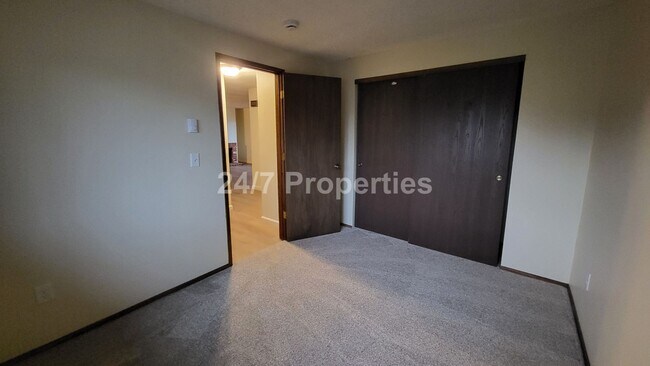 Building Photo - 2024-760MF