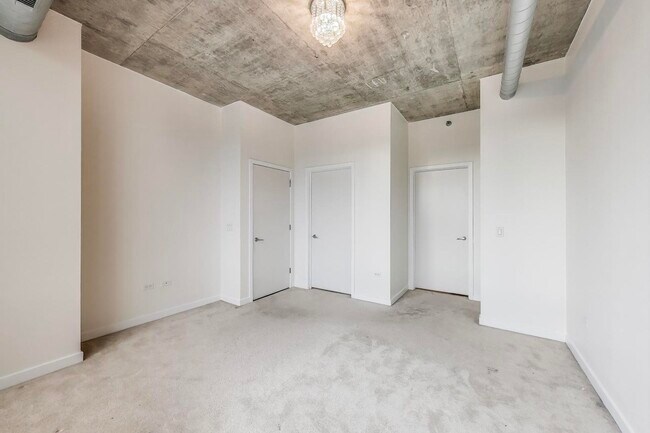 Building Photo - 700 N Larrabee St