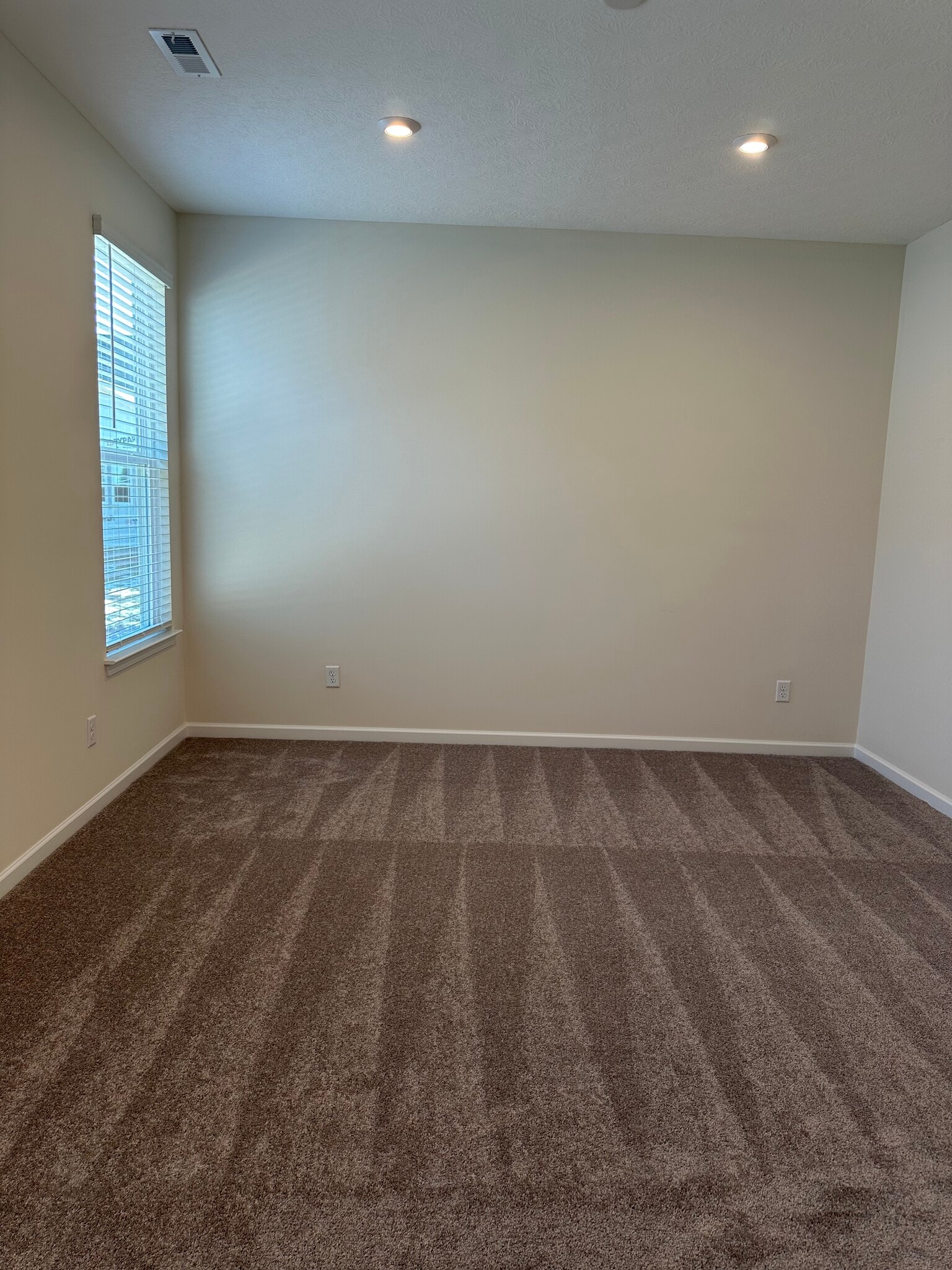 Building Photo - 1242 Fairstone Dr