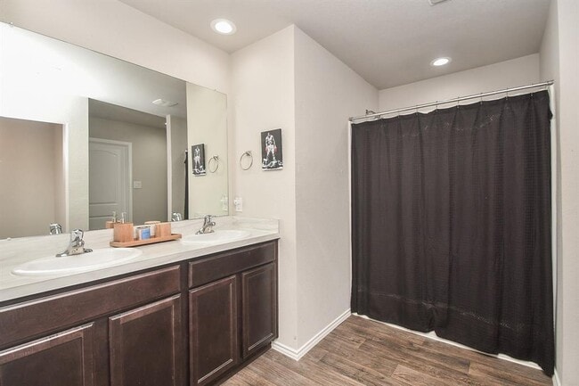 Building Photo - 21602 Victoria Harbor Dr