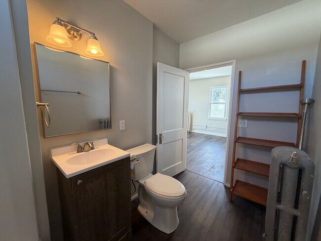 Building Photo - 1865 Fisher St