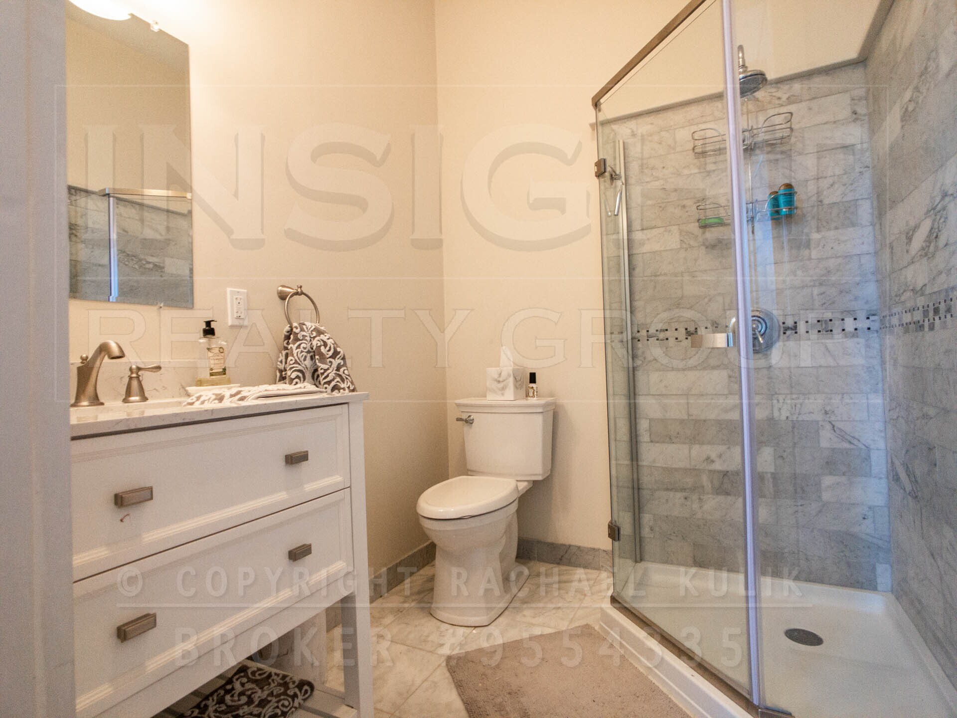 Building Photo - 61 Pond St