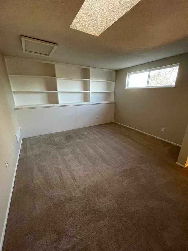 Building Photo - 3 Bed 2 Bath Condo in Westminster Availabl...