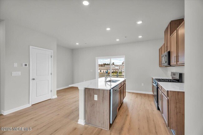 Building Photo - 220 Sandy Rdg Rd