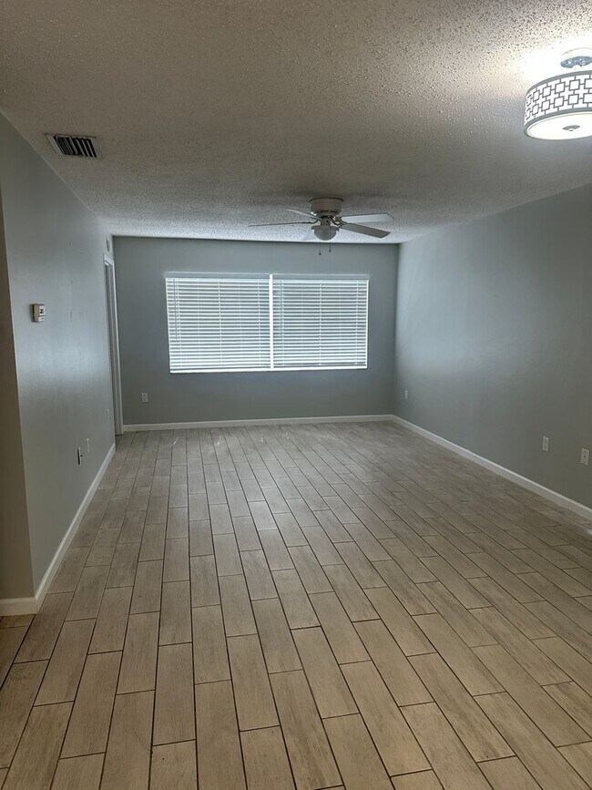 Building Photo - 2 Bedroom 2 Bathroom in Winter Haven