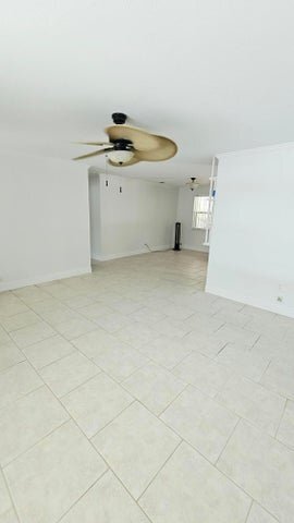 Building Photo - 911 Burch Dr