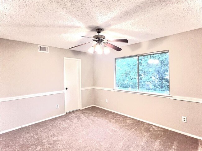 Building Photo - 1927 Brushy Creek Dr