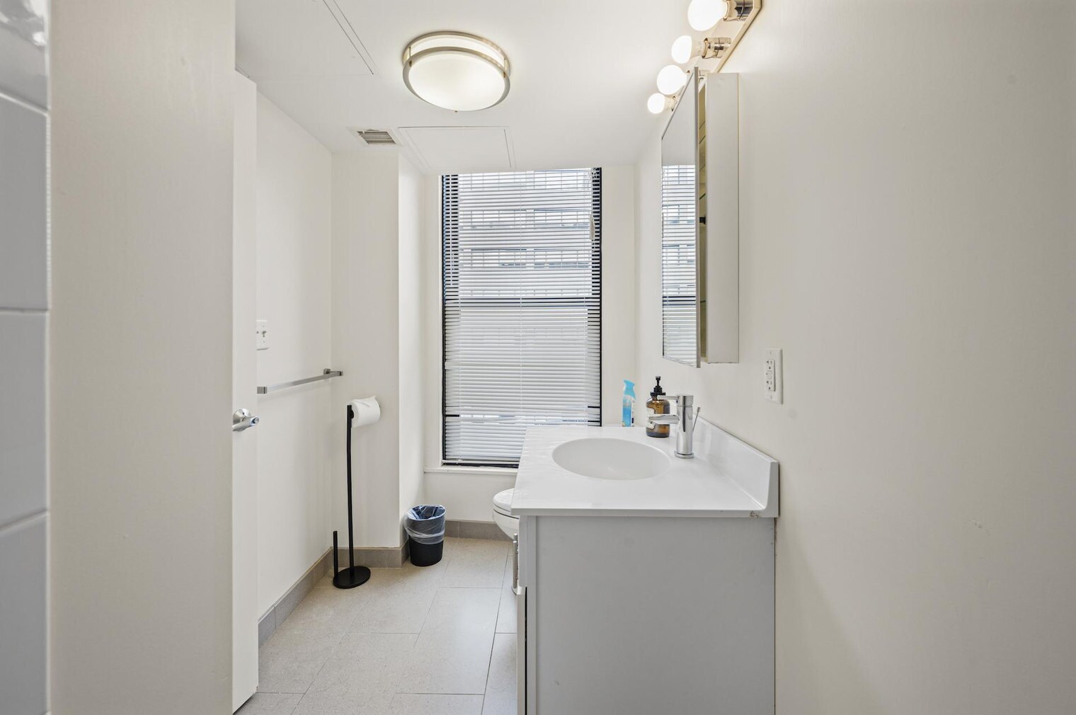 Building Photo - 8 Winter Pl