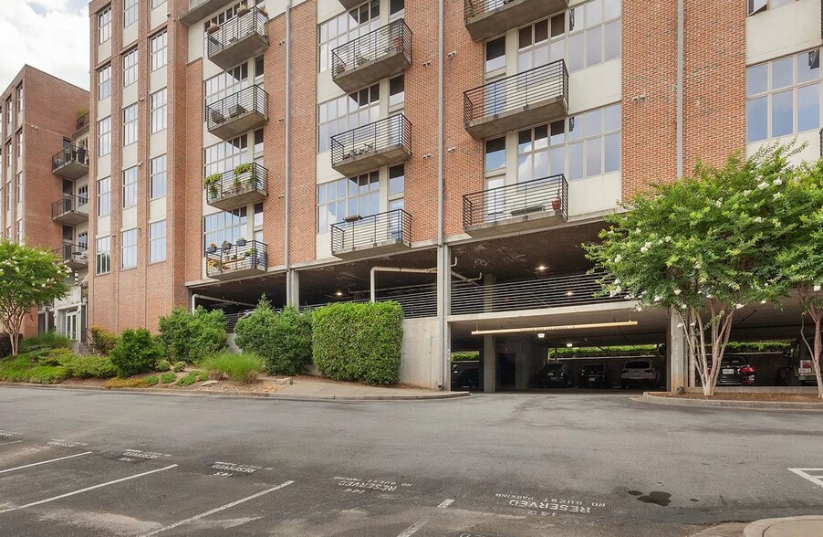 Building Photo - 640 Glen Iris Dr NE