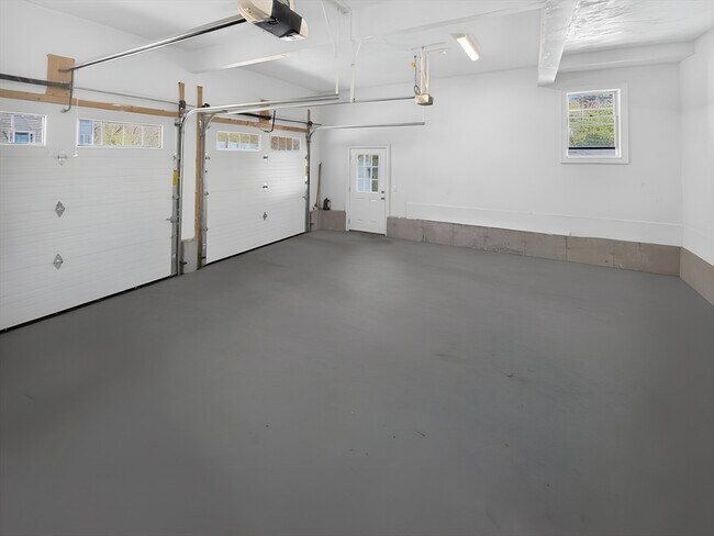 Building Photo - 16 Walsh Rd